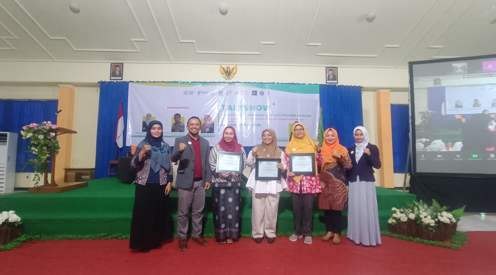 Ketua Sekolah Tinggi Ilmu Kesehatan (STIKes) Kepanjen, Tri Nurhudi Sasono, S.Kep., Ns., M.Kep. (Dua dari Kiri) bersama para narasumber.